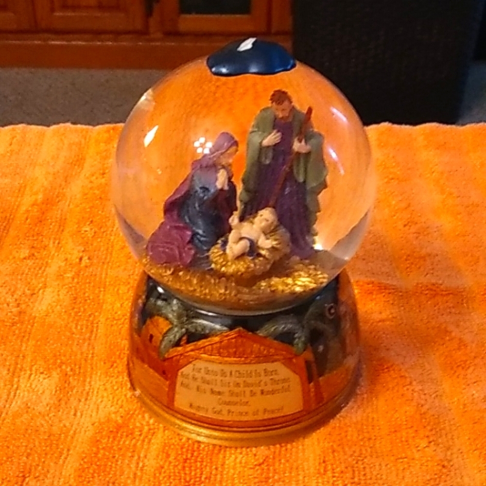 Baby Jesus Musical Globe